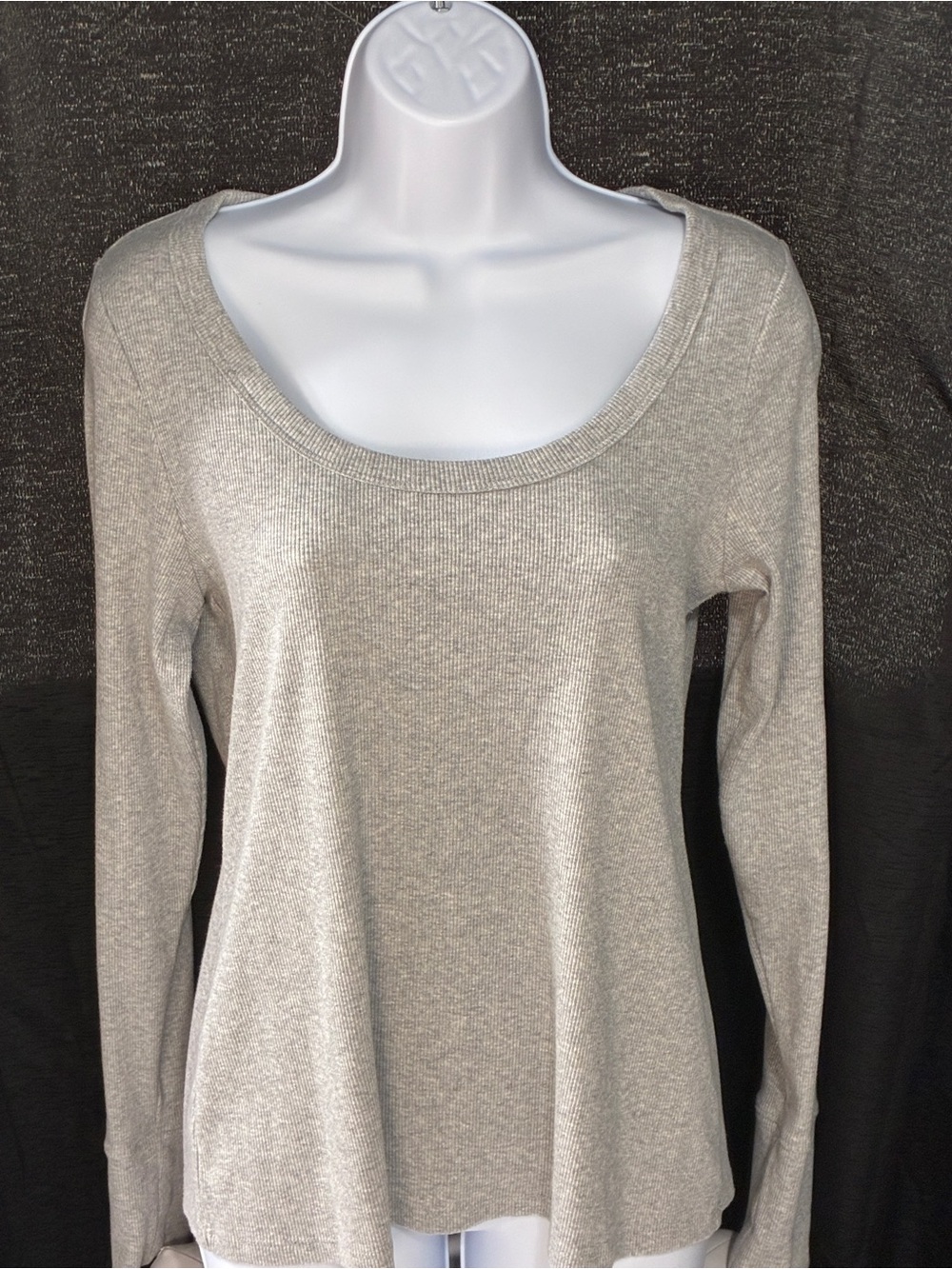 SO Scoop Neck Long Sleeve Knit Top - Heather Gray